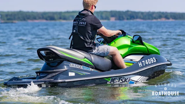 Kawasaki Ultra 300 X