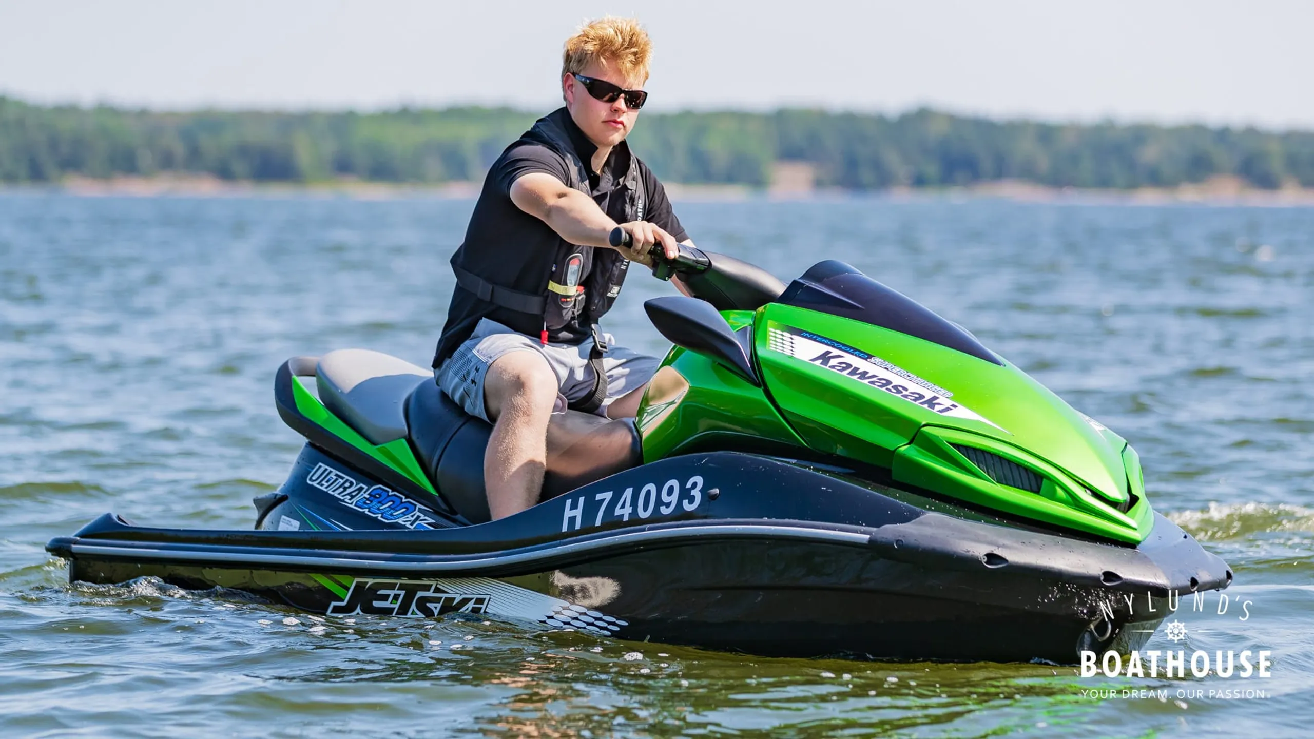 Kawasaki Ultra 300 X - Image 17