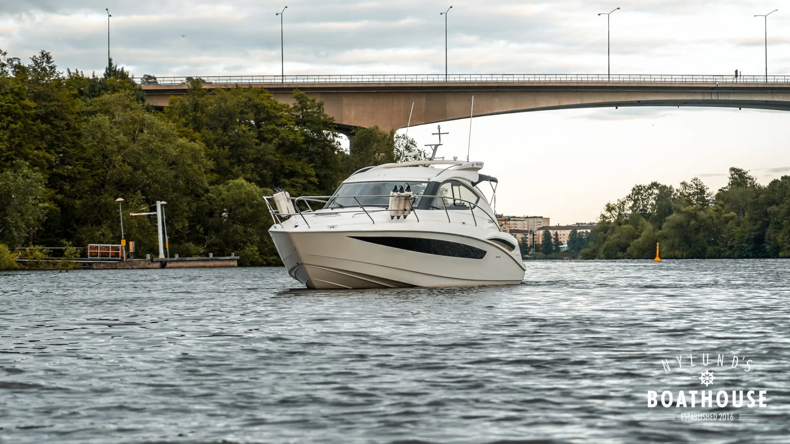 Galeon 325 HT - Image 12