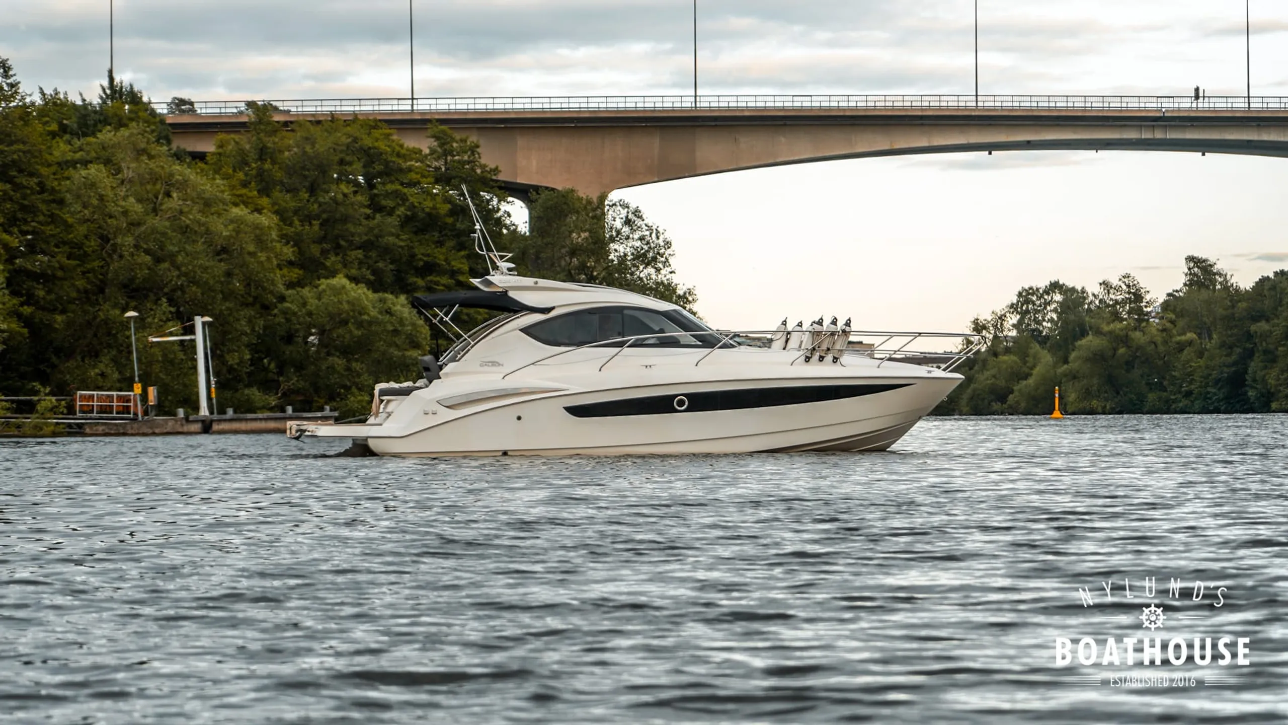 Galeon 325 HT - Image 8