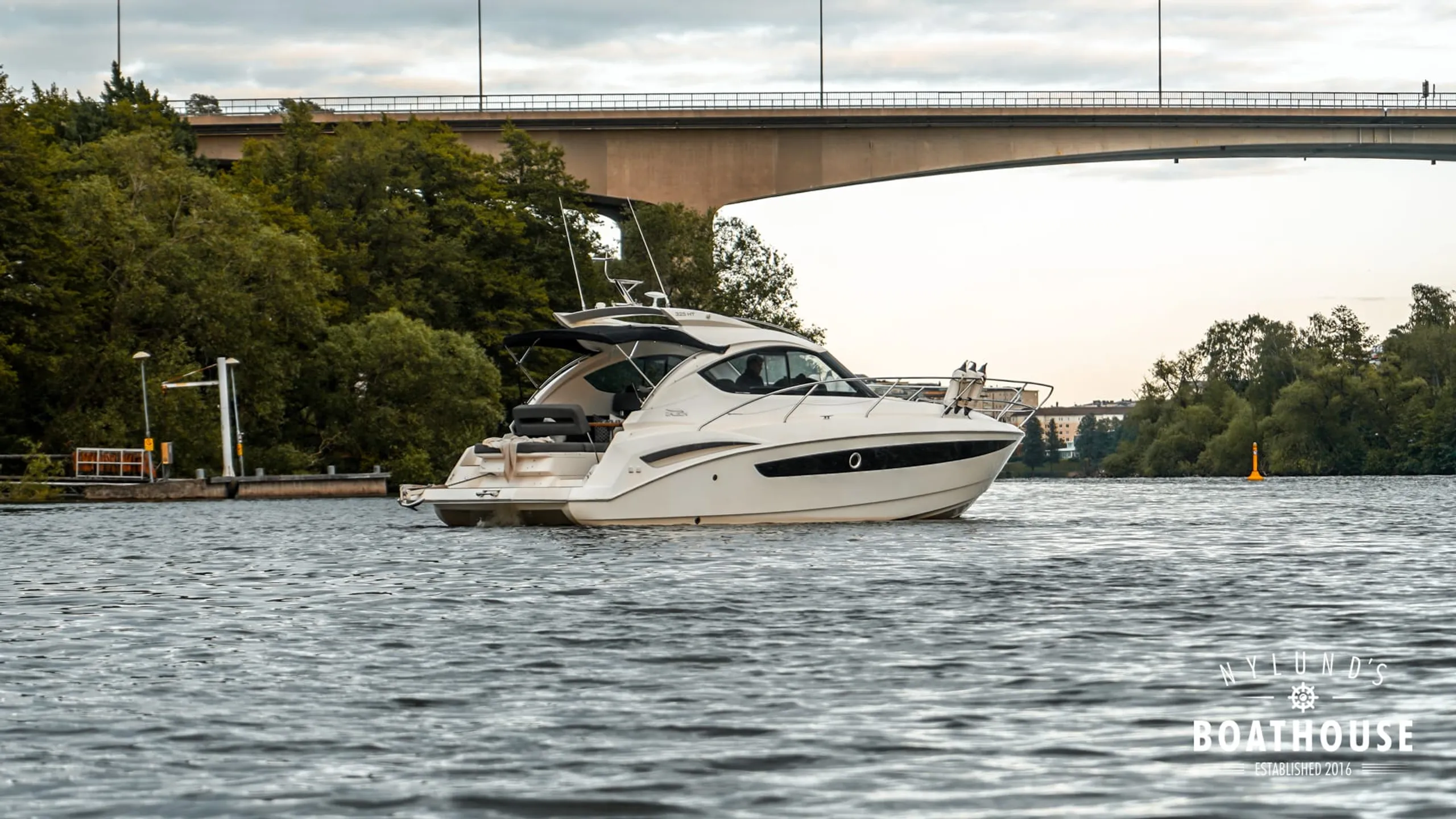 Galeon 325 HT - Image 6
