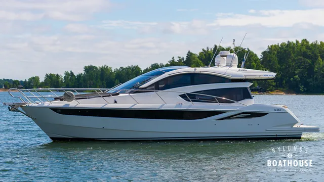 Galeon 430 HTC — På sjön