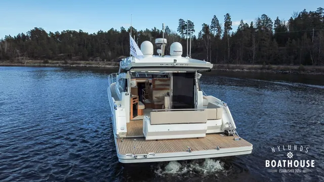 Galeon 430 HTC — På sjön