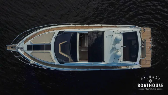 Galeon 430 HTC — Exteriör