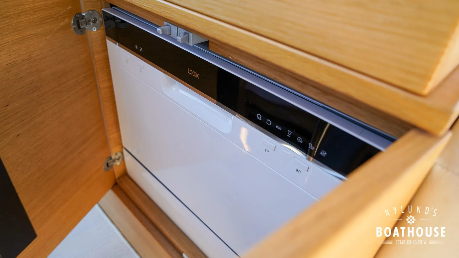 Galeon 430 HTC - Image 52