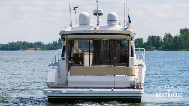 Galeon 430 HTC — På sjön