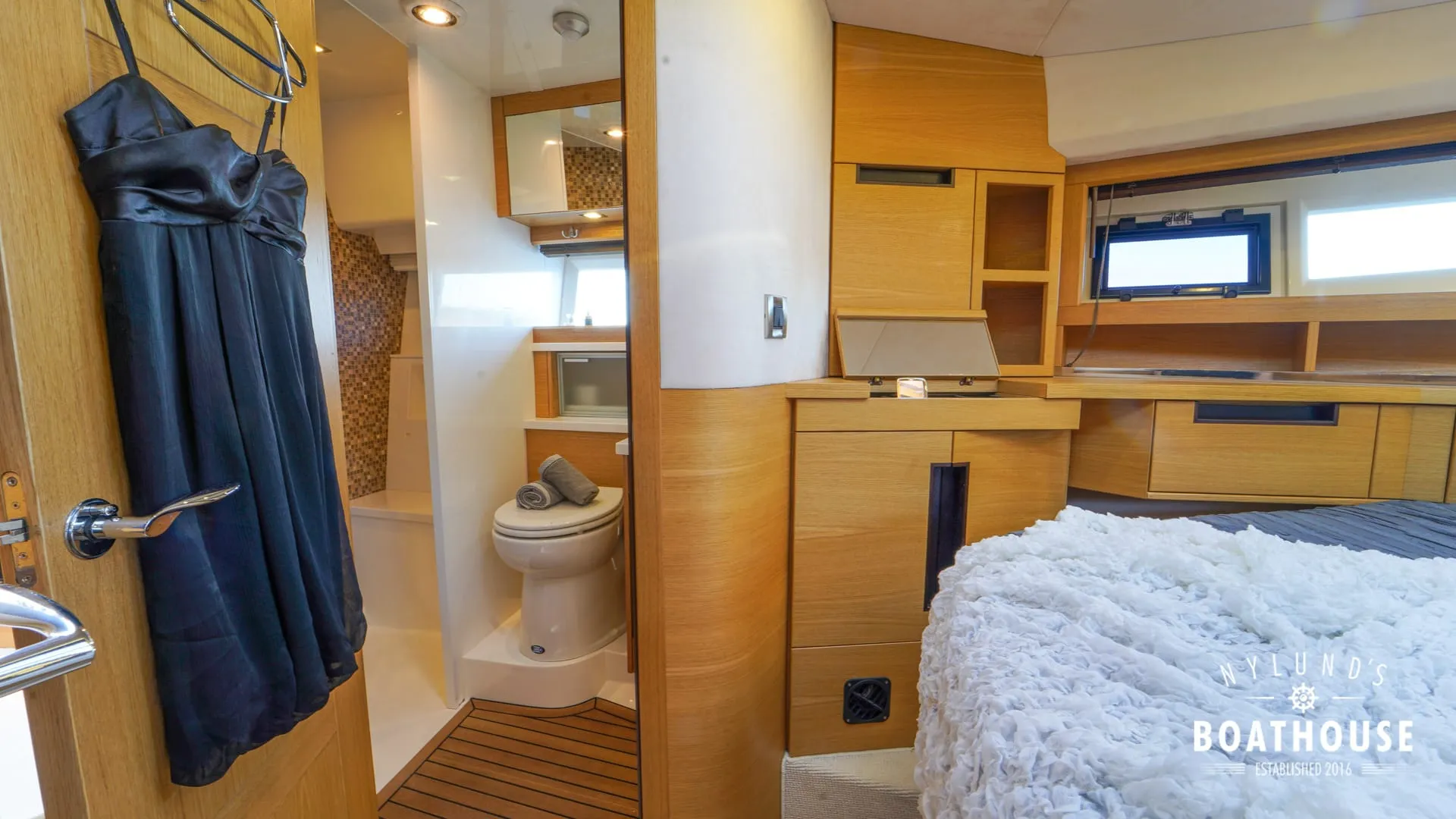 Galeon 430 HTC - Image 27