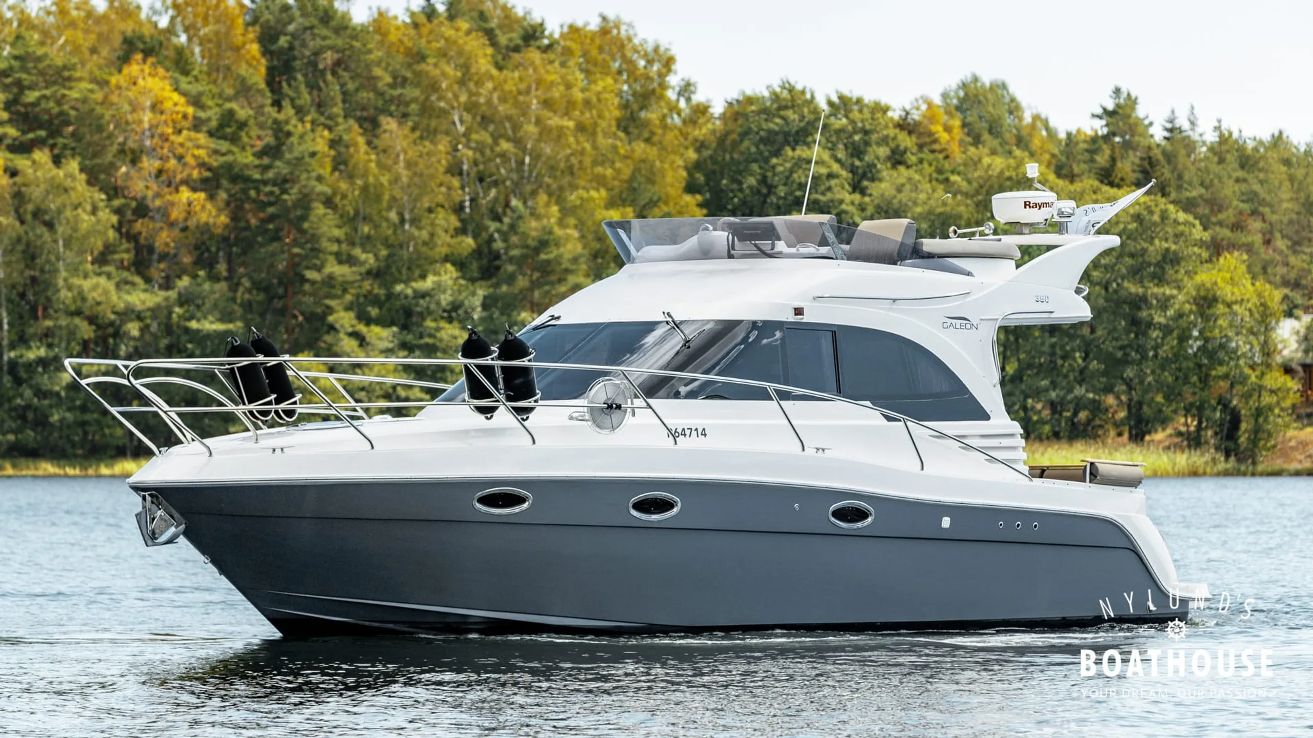 Galeon 330 Fly - Image 3