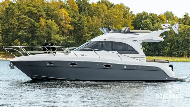 Galeon 330 Fly - Image 4