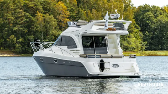 Galeon 330 Fly - Image 7