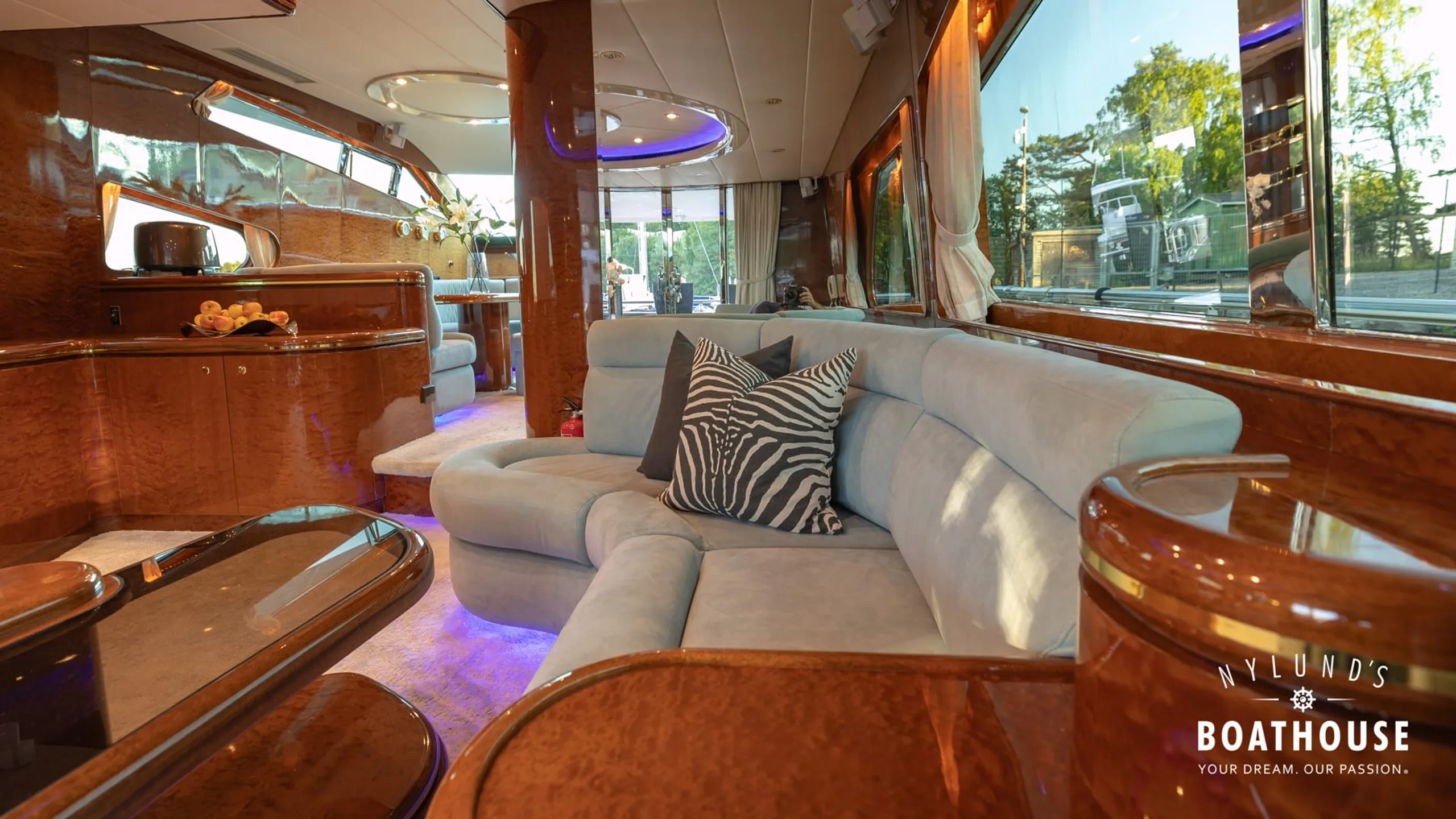 Elegance 68 - Image 98