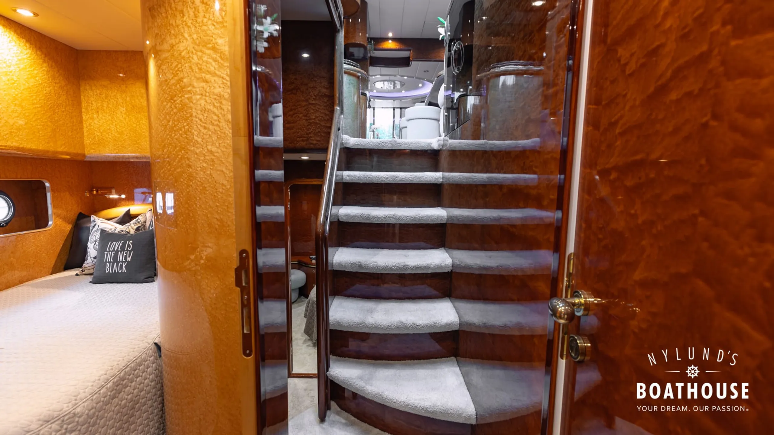 Elegance 68 - Image 153