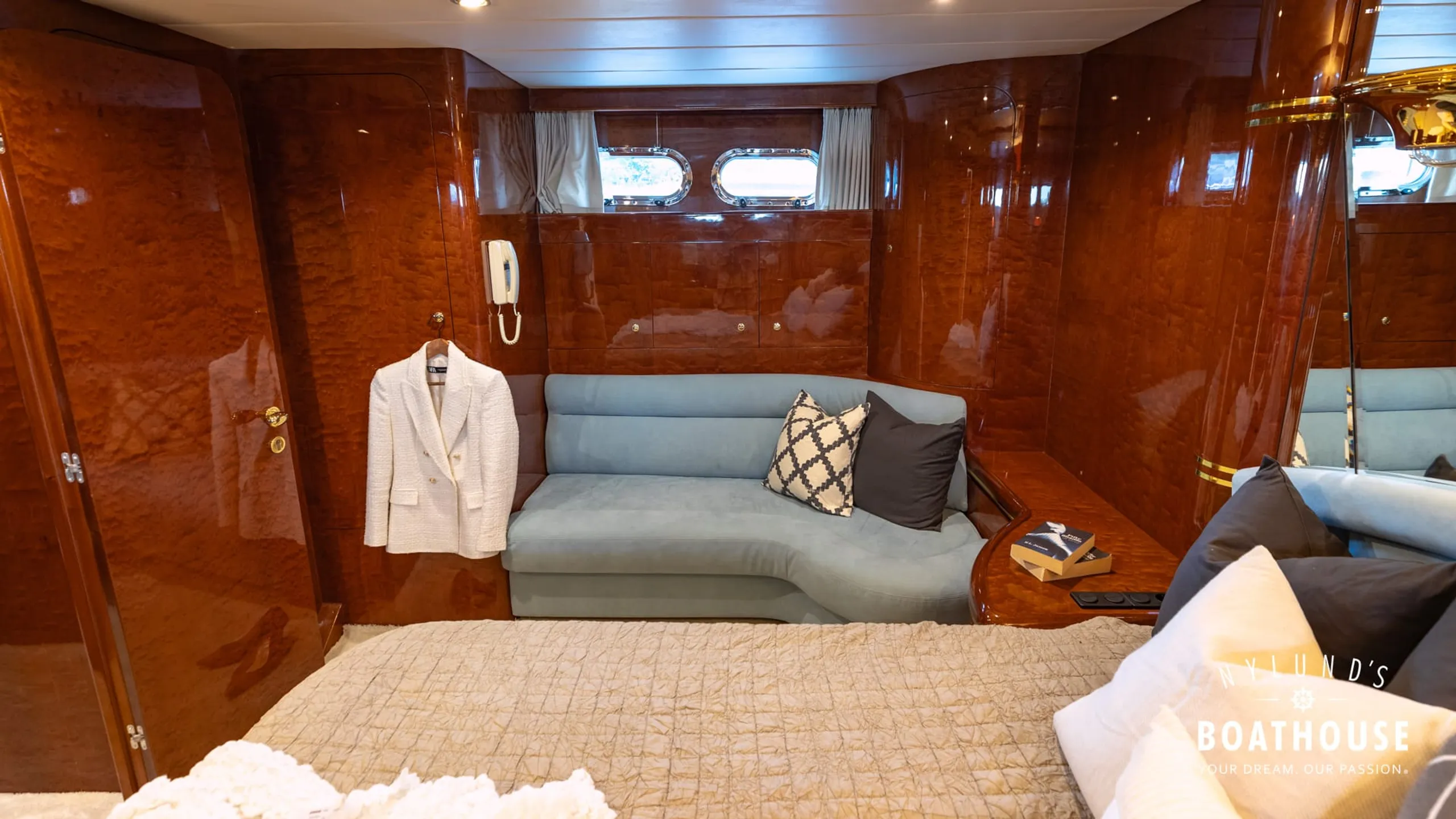 Elegance 68 - Image 116