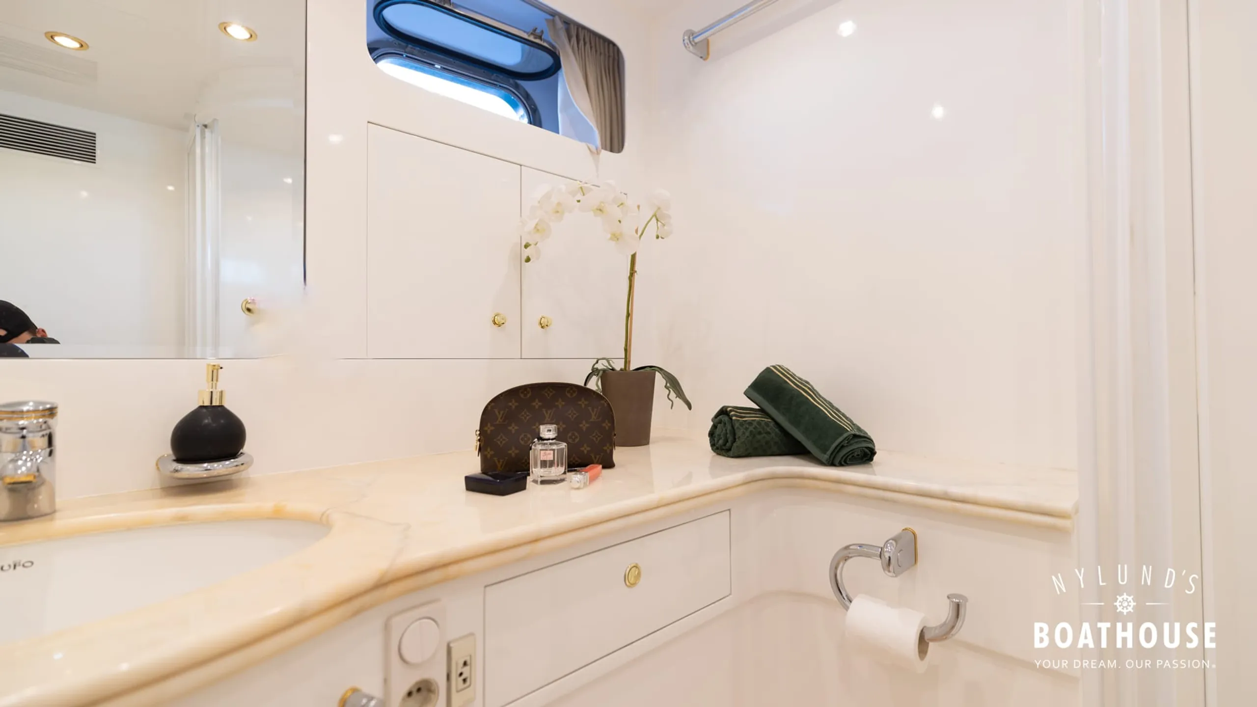 Elegance 68 - Image 126