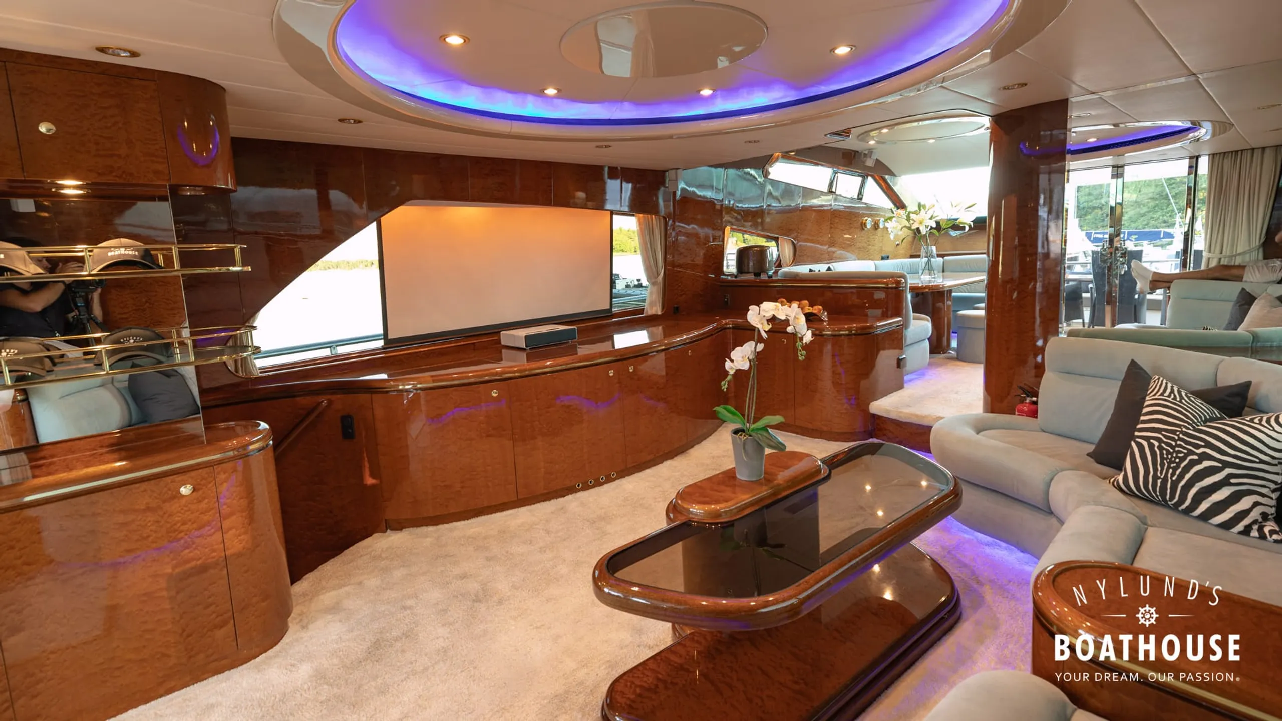 Elegance 68 - Image 97