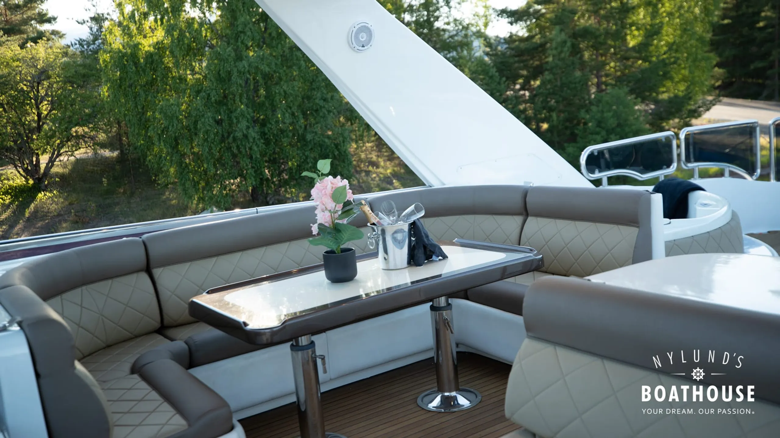 Elegance 68 - Image 47