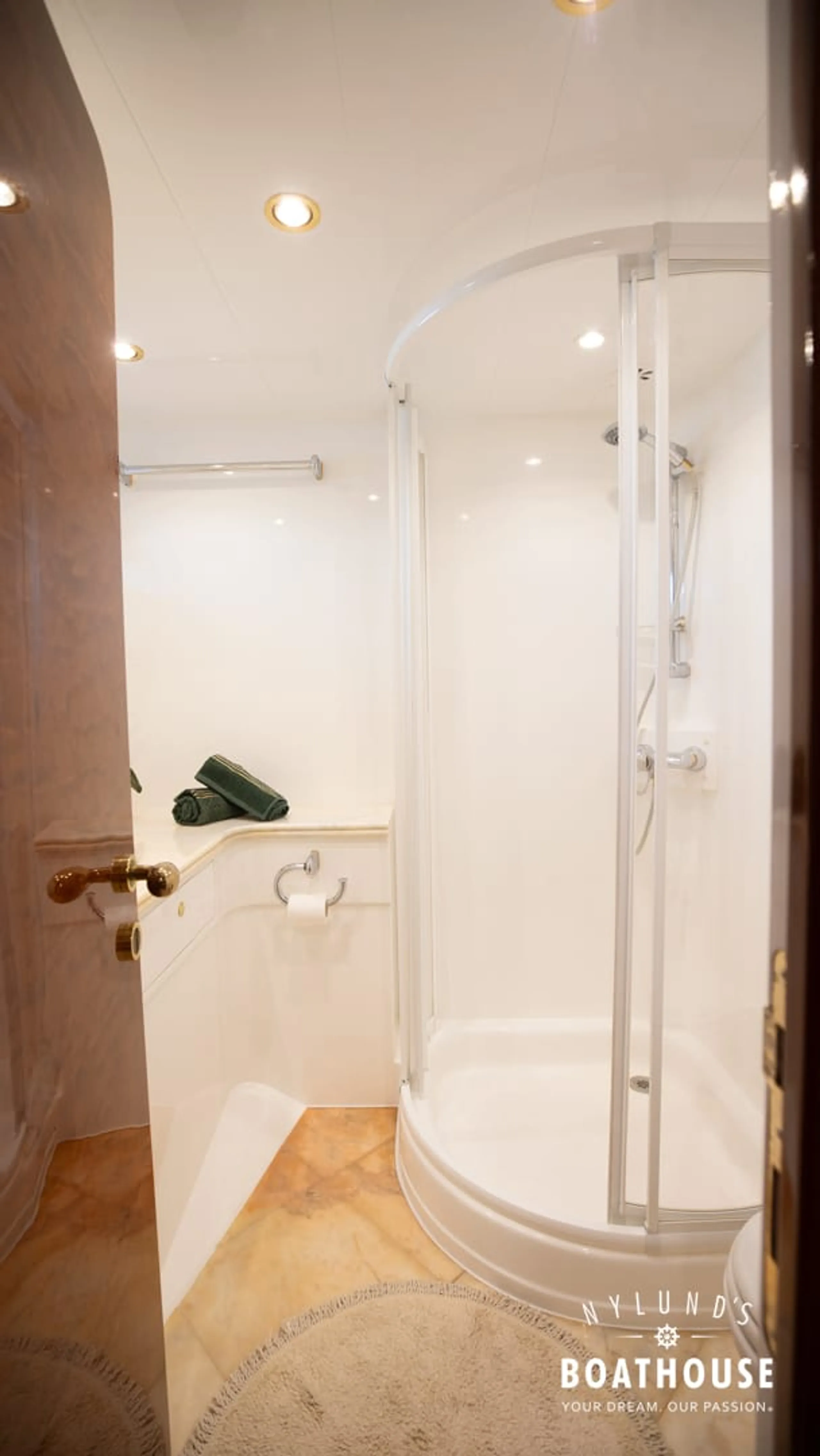 Elegance 68 - Image 120