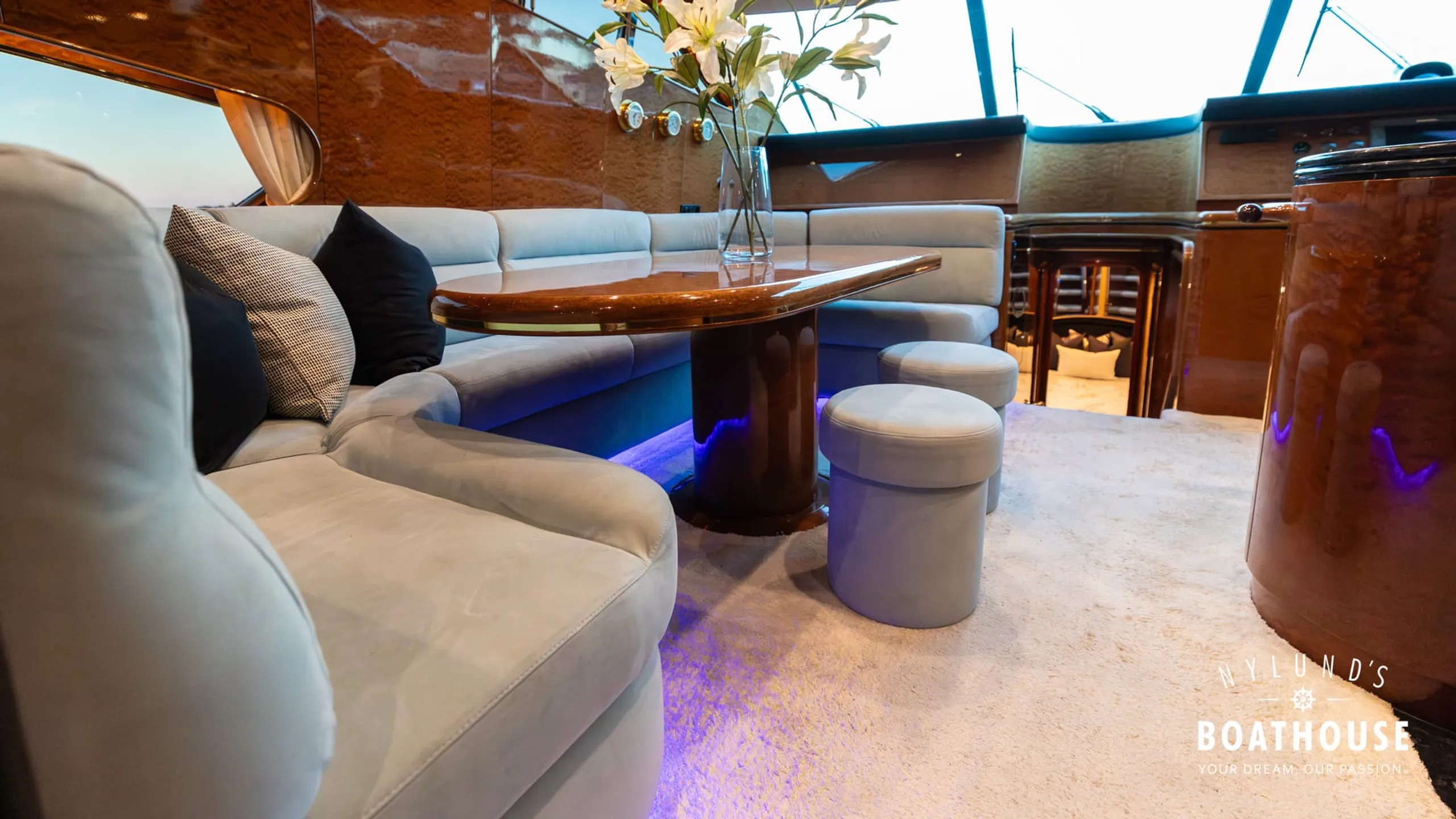 Elegance 68 - Image 179