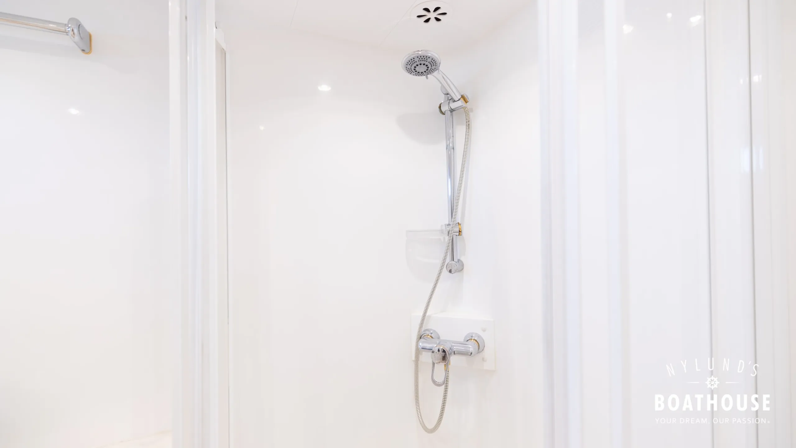 Elegance 68 - Image 133