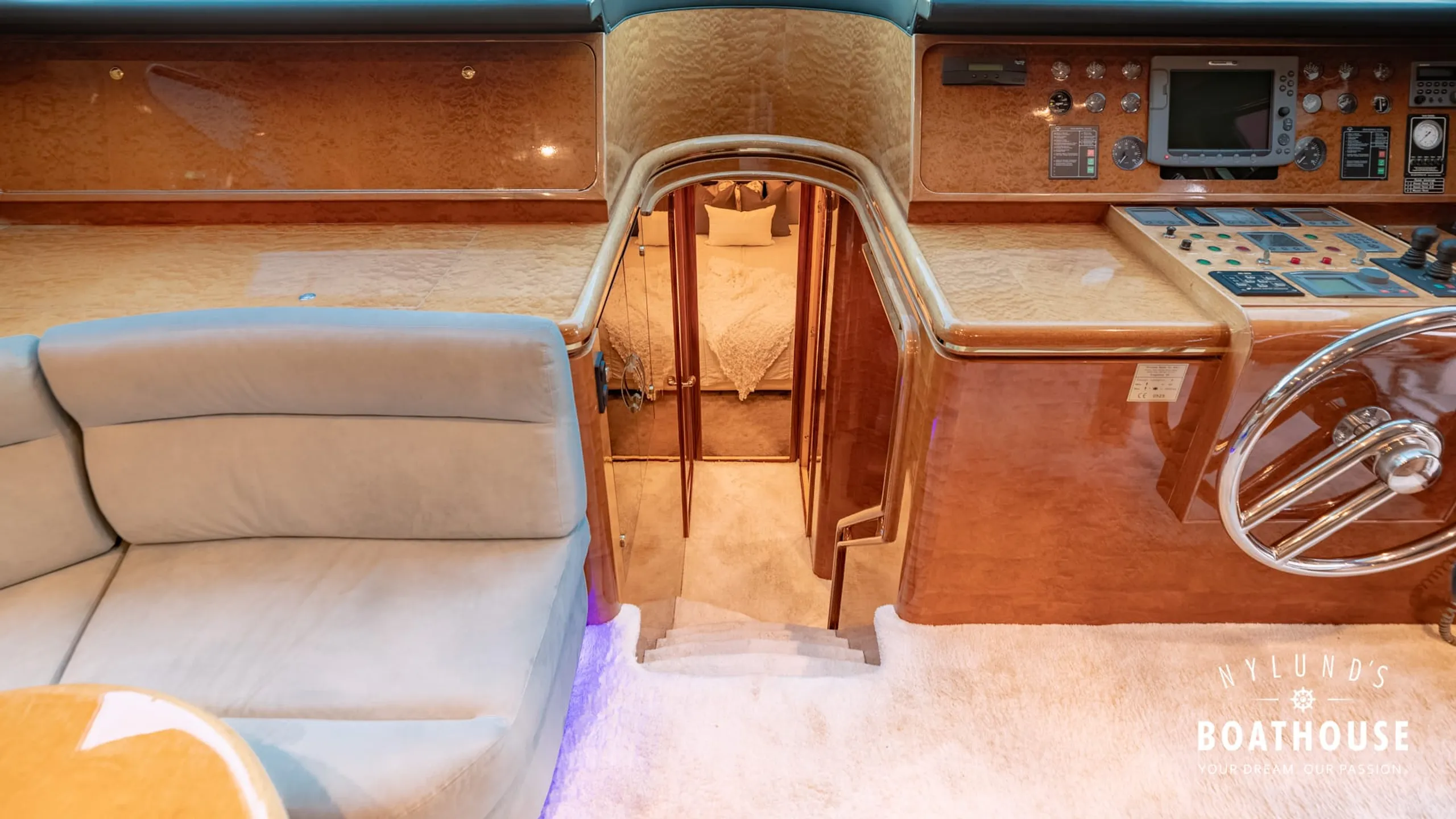 Elegance 68 - Image 164