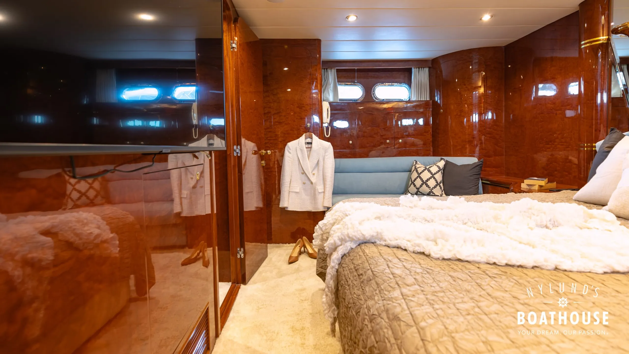 Elegance 68 - Image 108