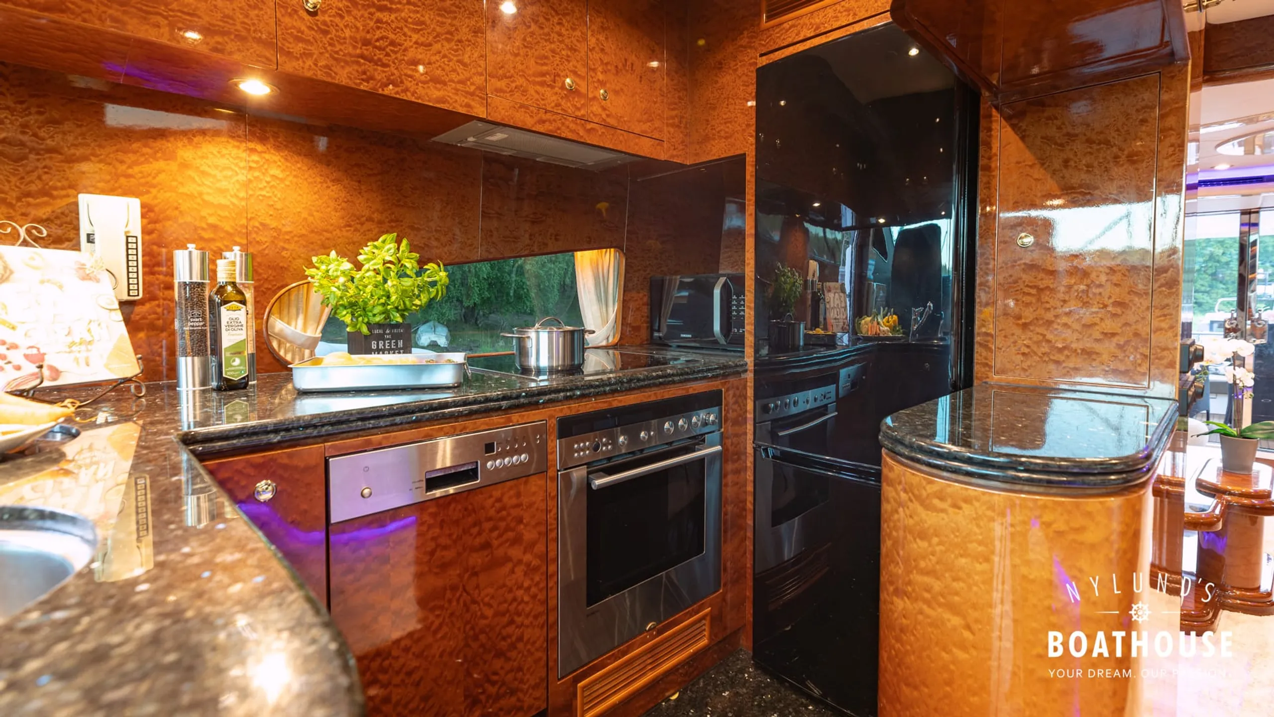 Elegance 68 - Image 160