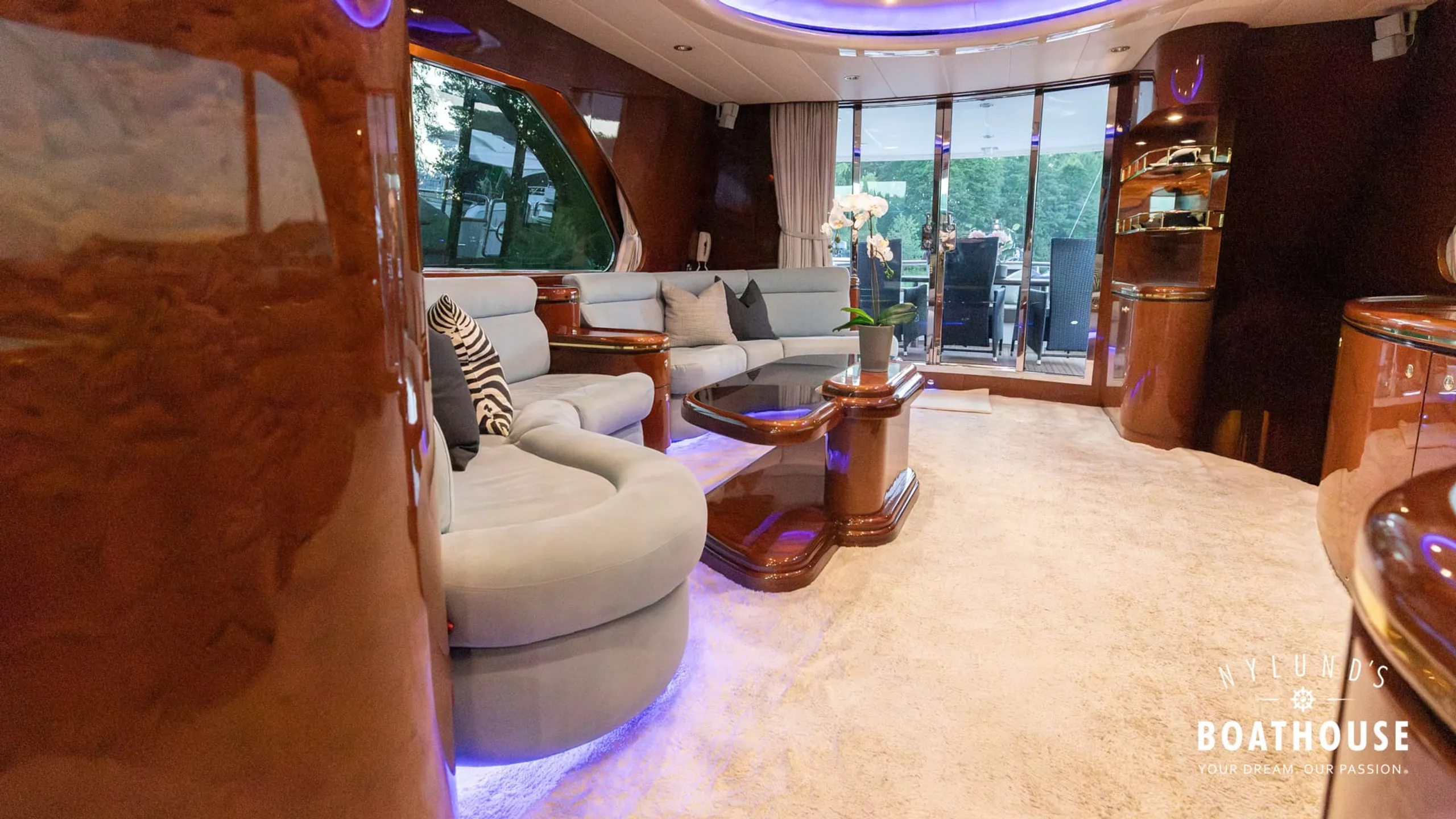 Elegance 68 - Image 173