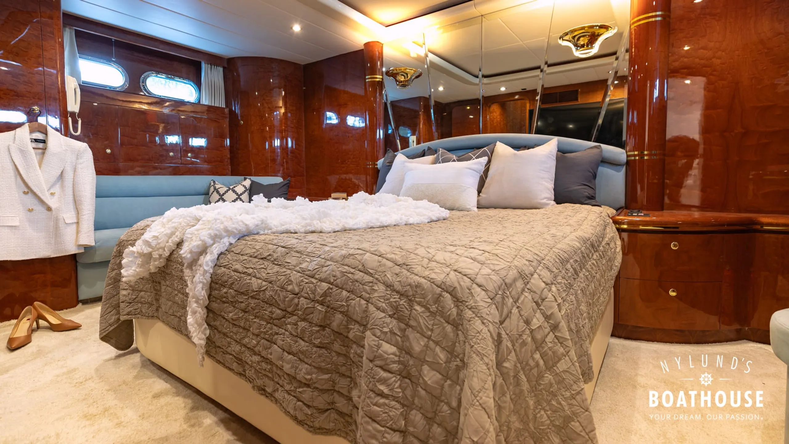 Elegance 68 - Image 112