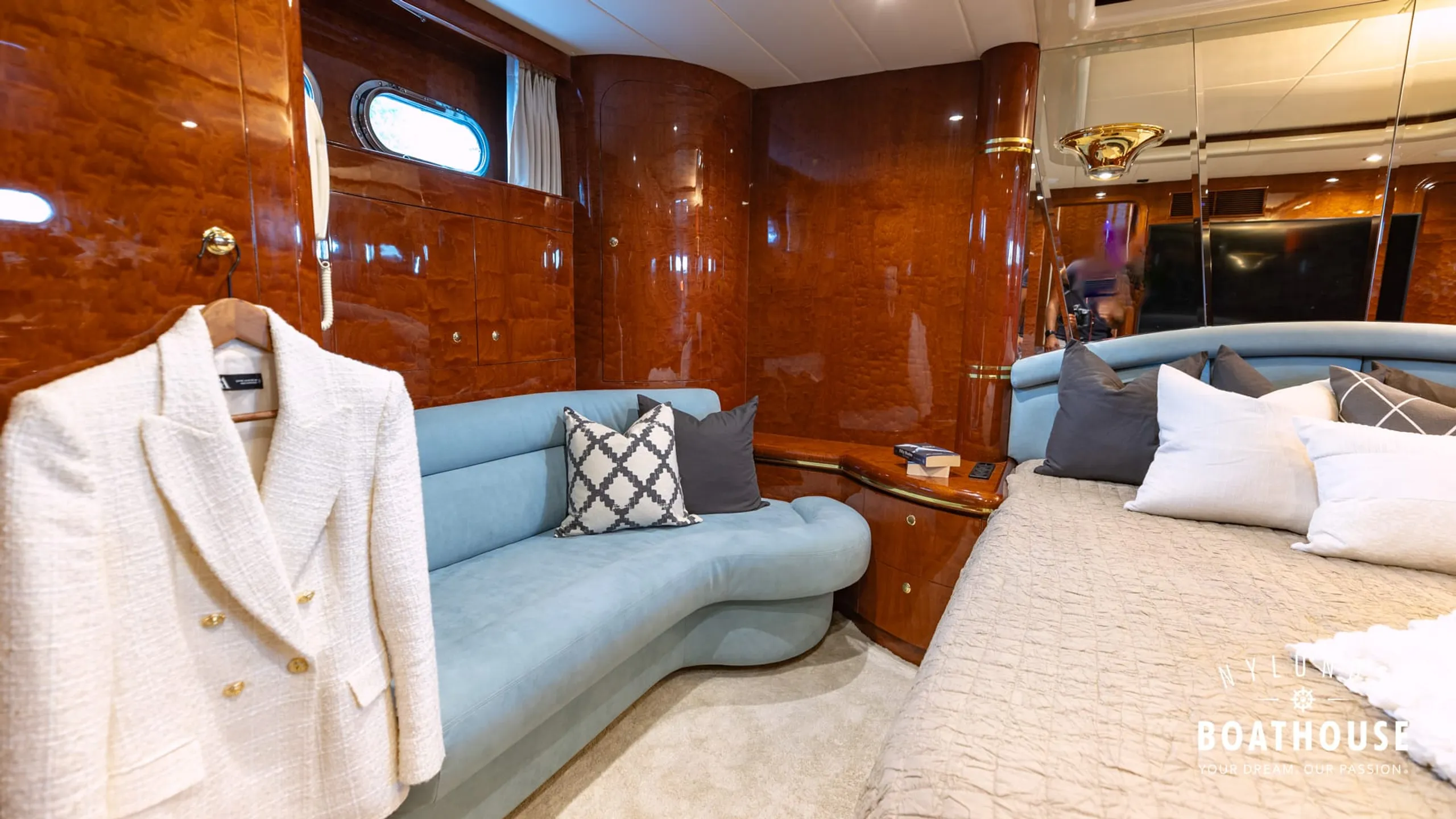Elegance 68 - Image 141