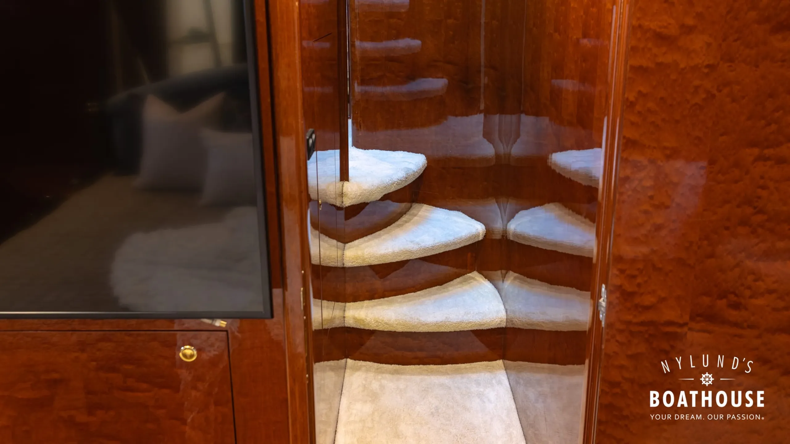Elegance 68 - Image 117