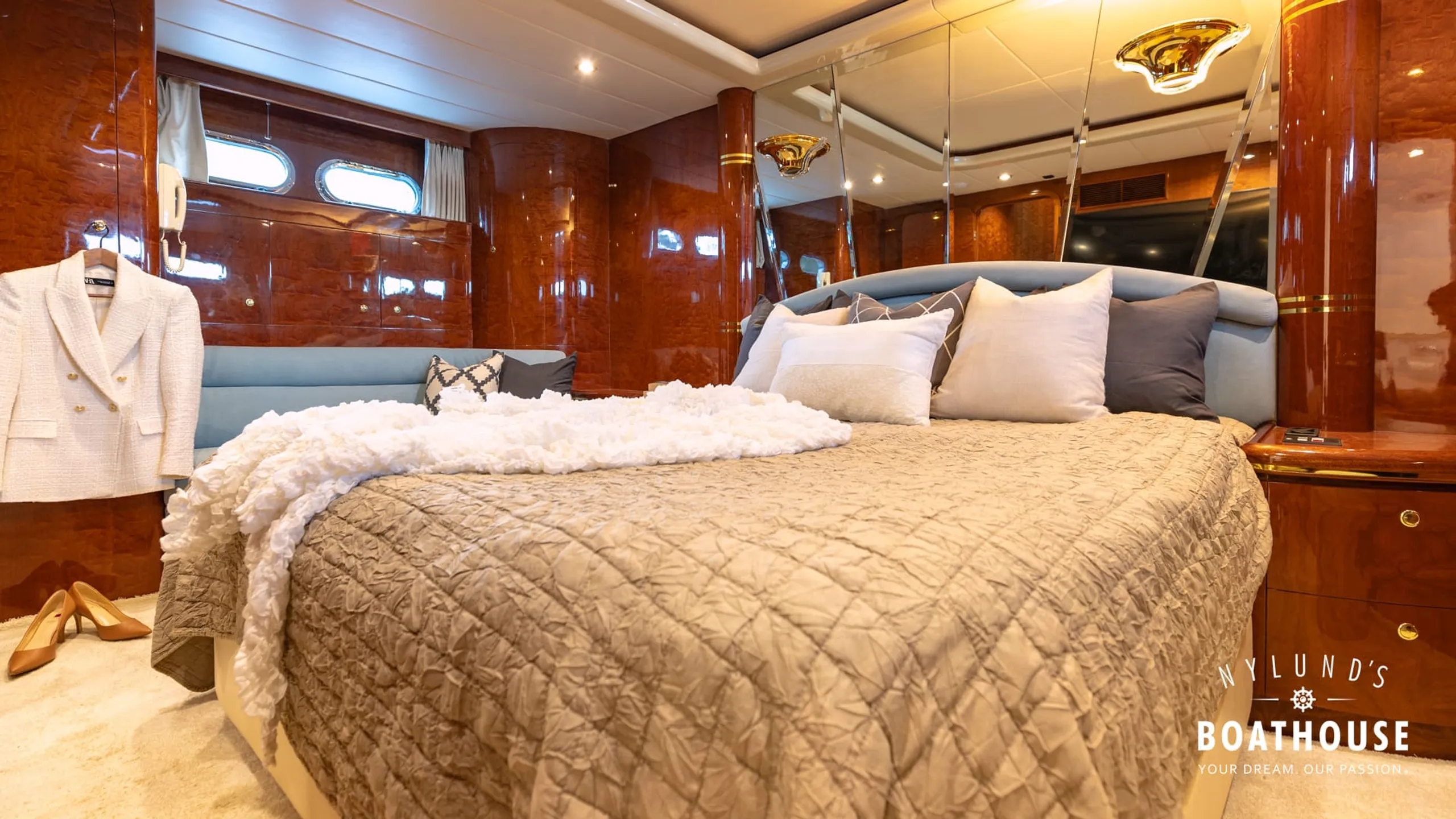 Elegance 68 - Image 110