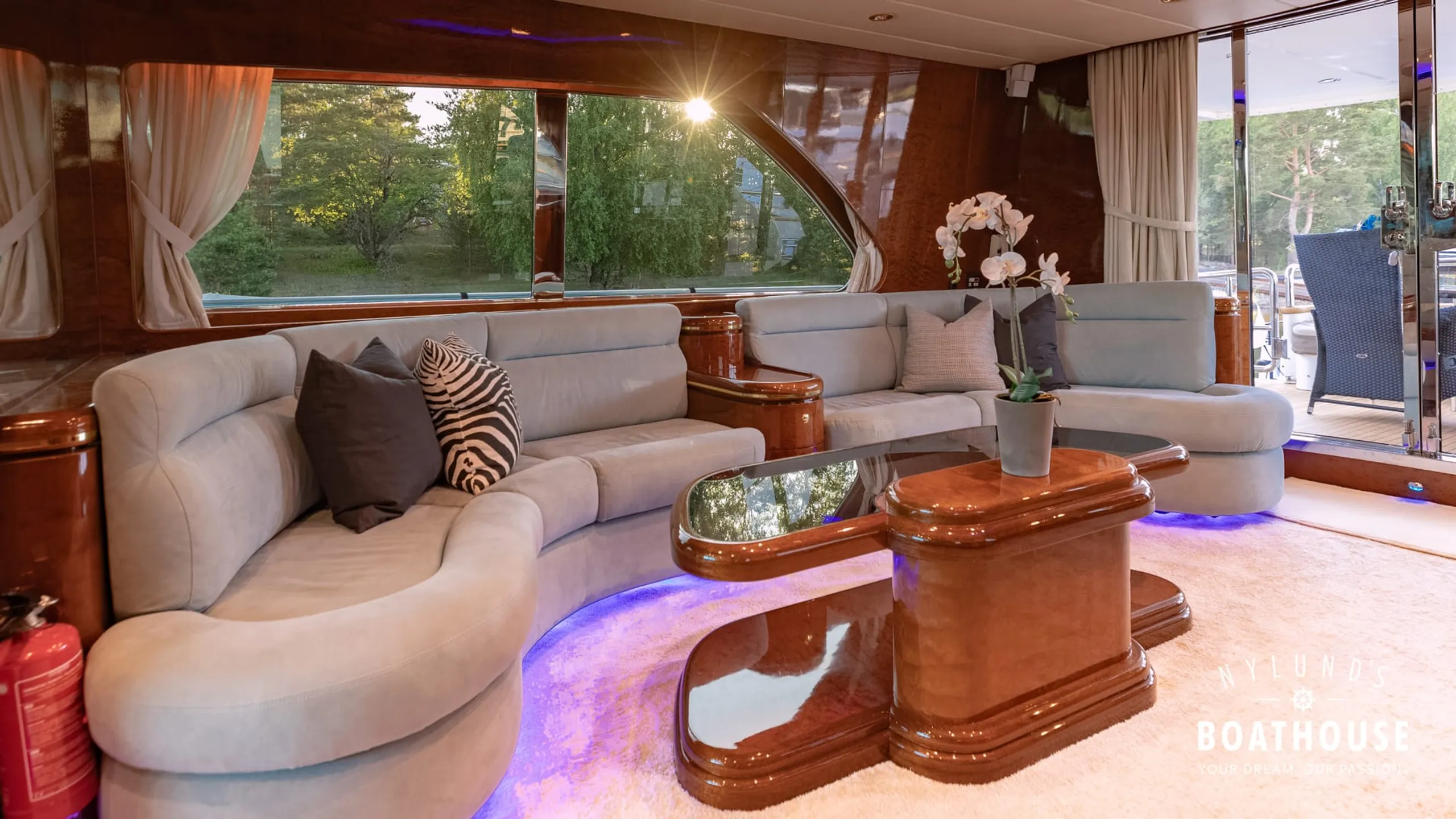 Elegance 68 - Image 86