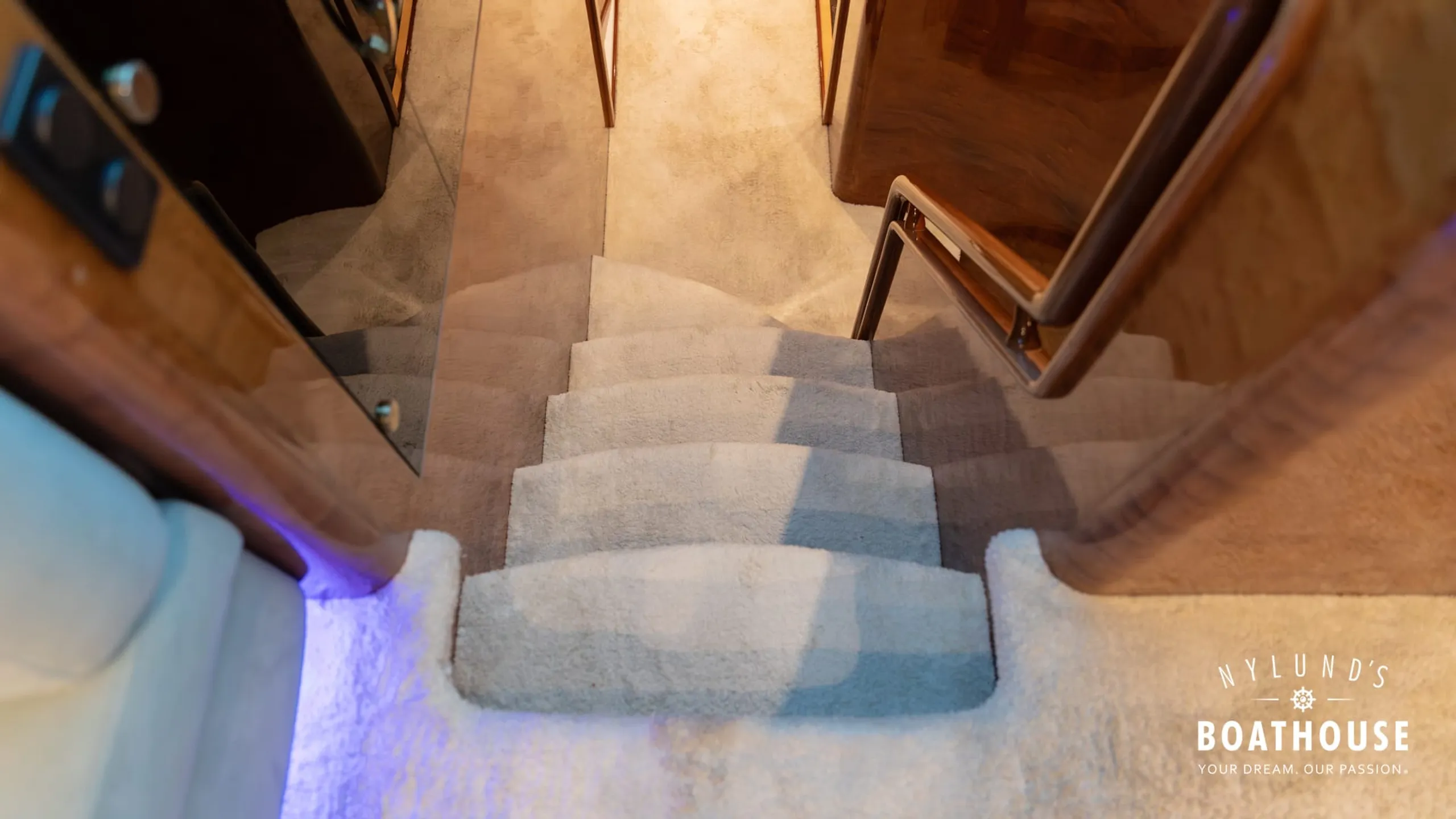 Elegance 68 - Image 215