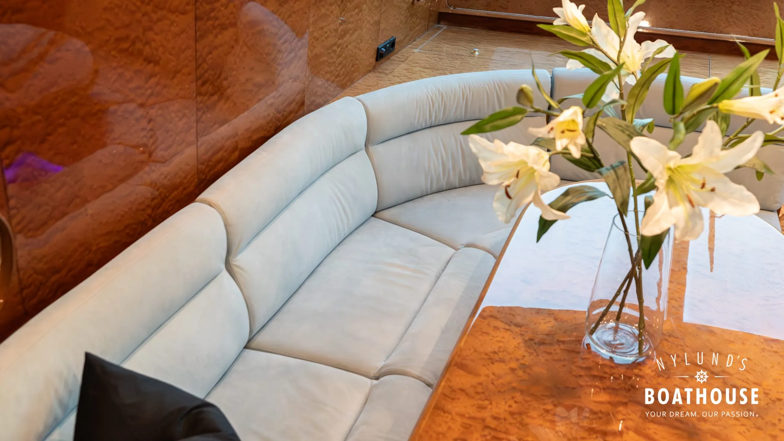 Elegance 68 - Image 180