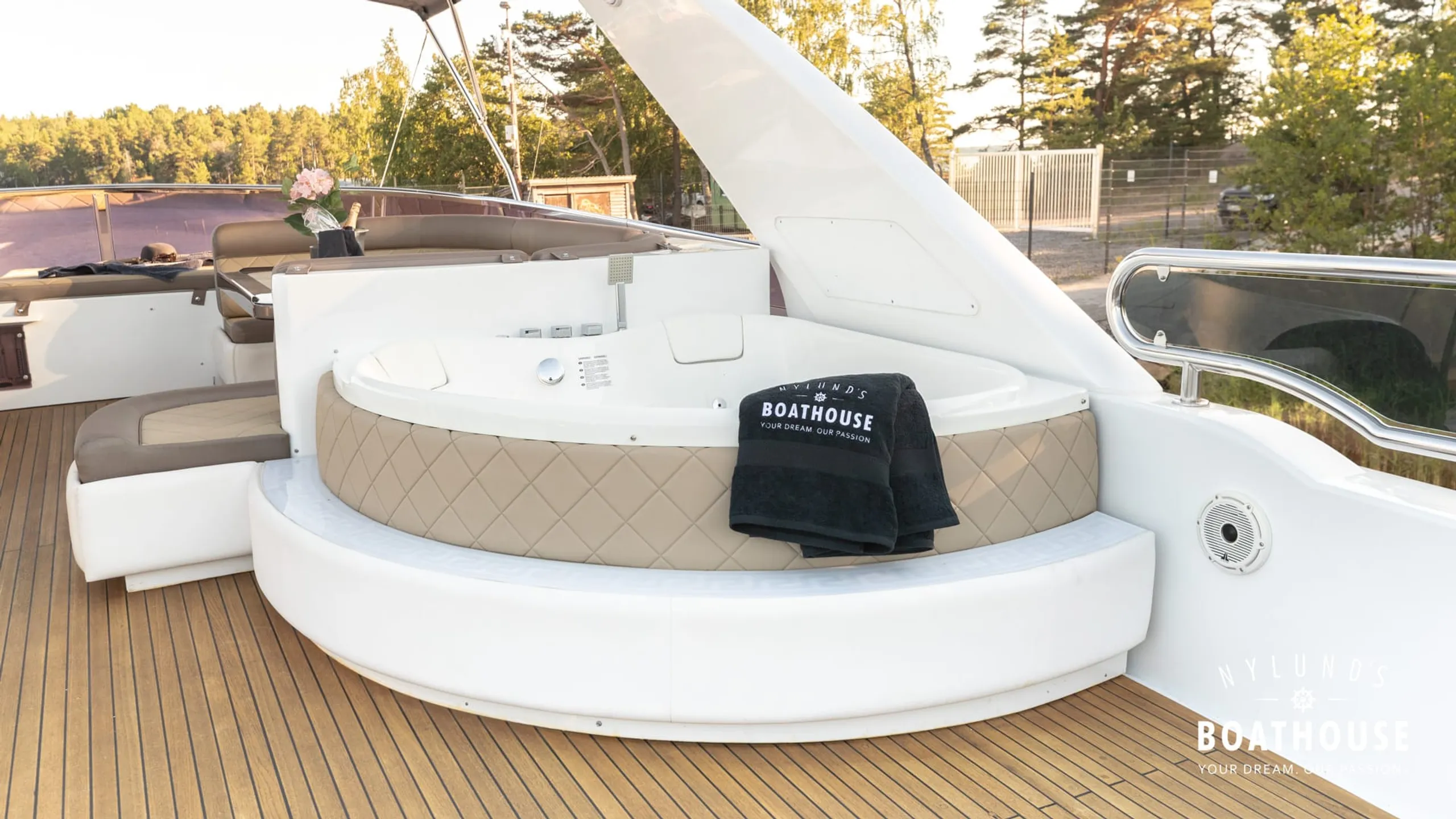 Elegance 68 - Image 18