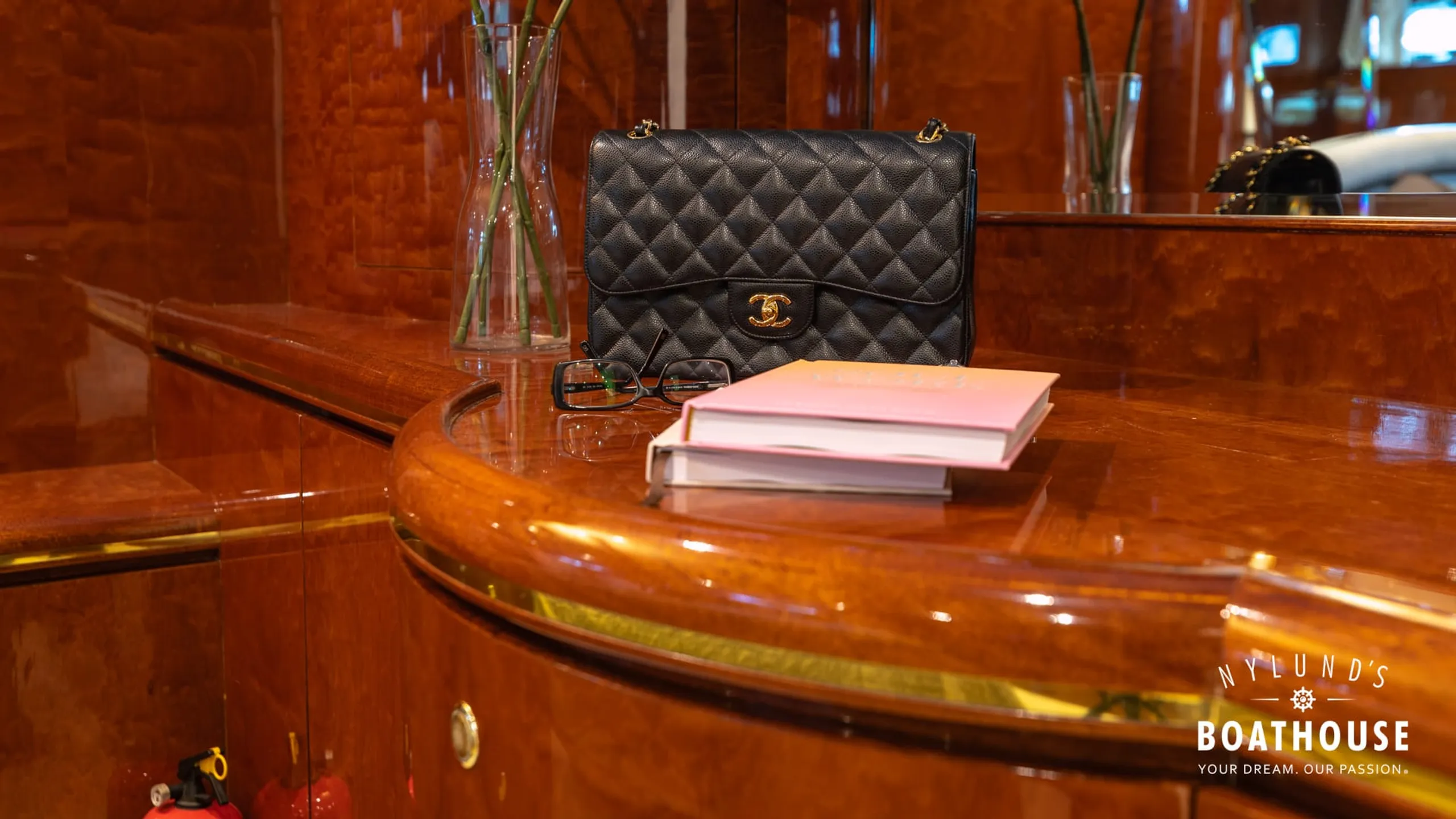 Elegance 68 - Image 113