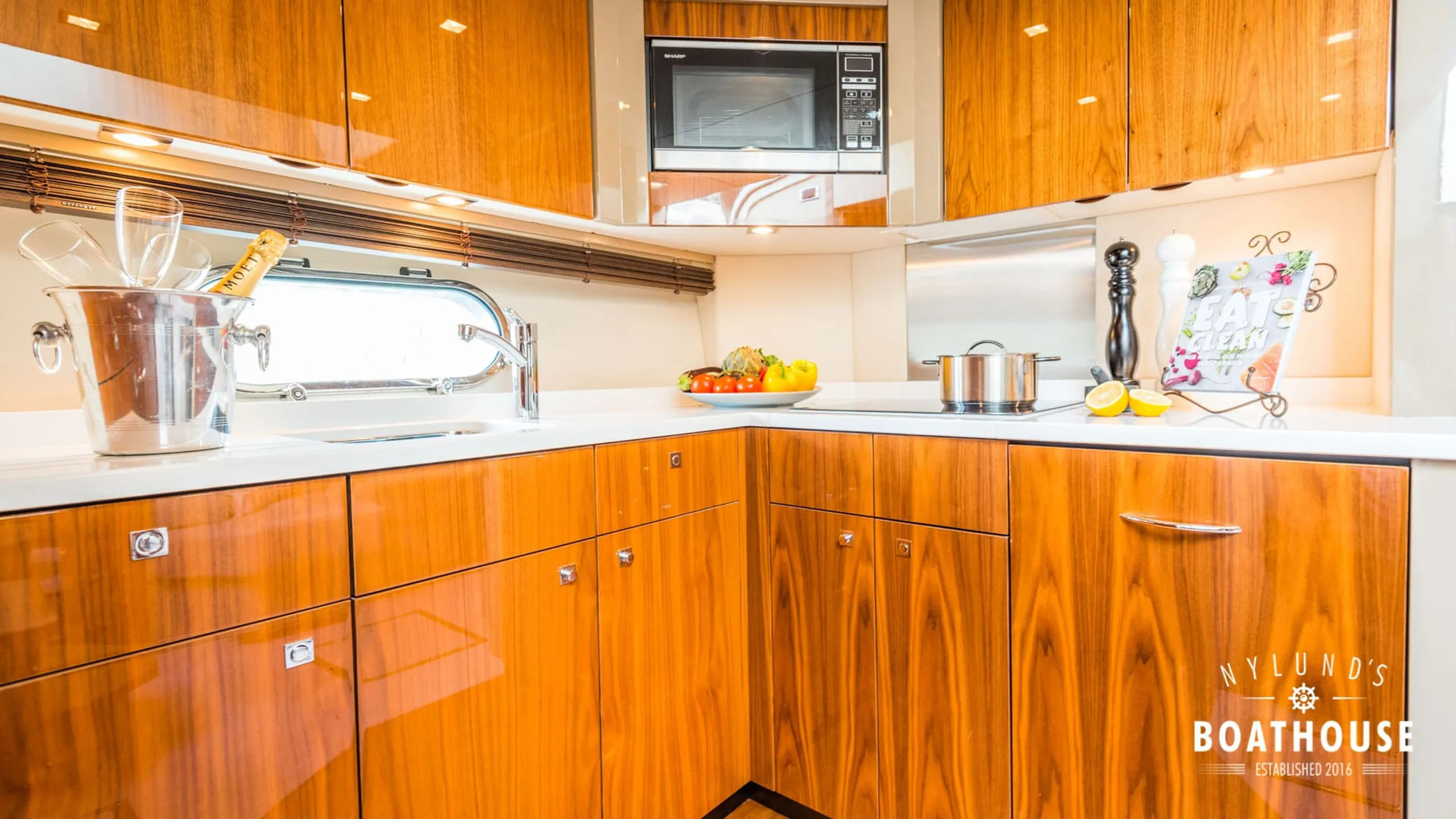 Sunseeker Predator 60 - Image 18
