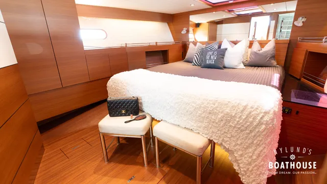 Delta  54 IPS Carbon