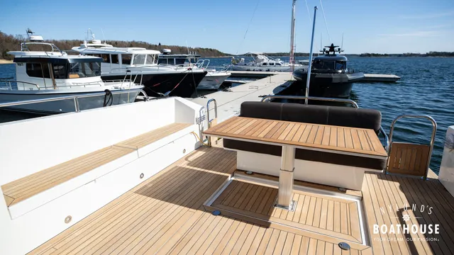 Delta  54 IPS Carbon