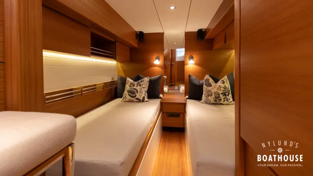 Delta  54 IPS Carbon