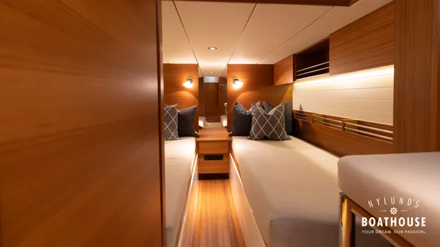 Delta  54 IPS Carbon