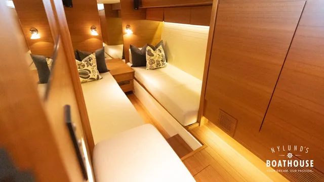 Delta  54 IPS Carbon