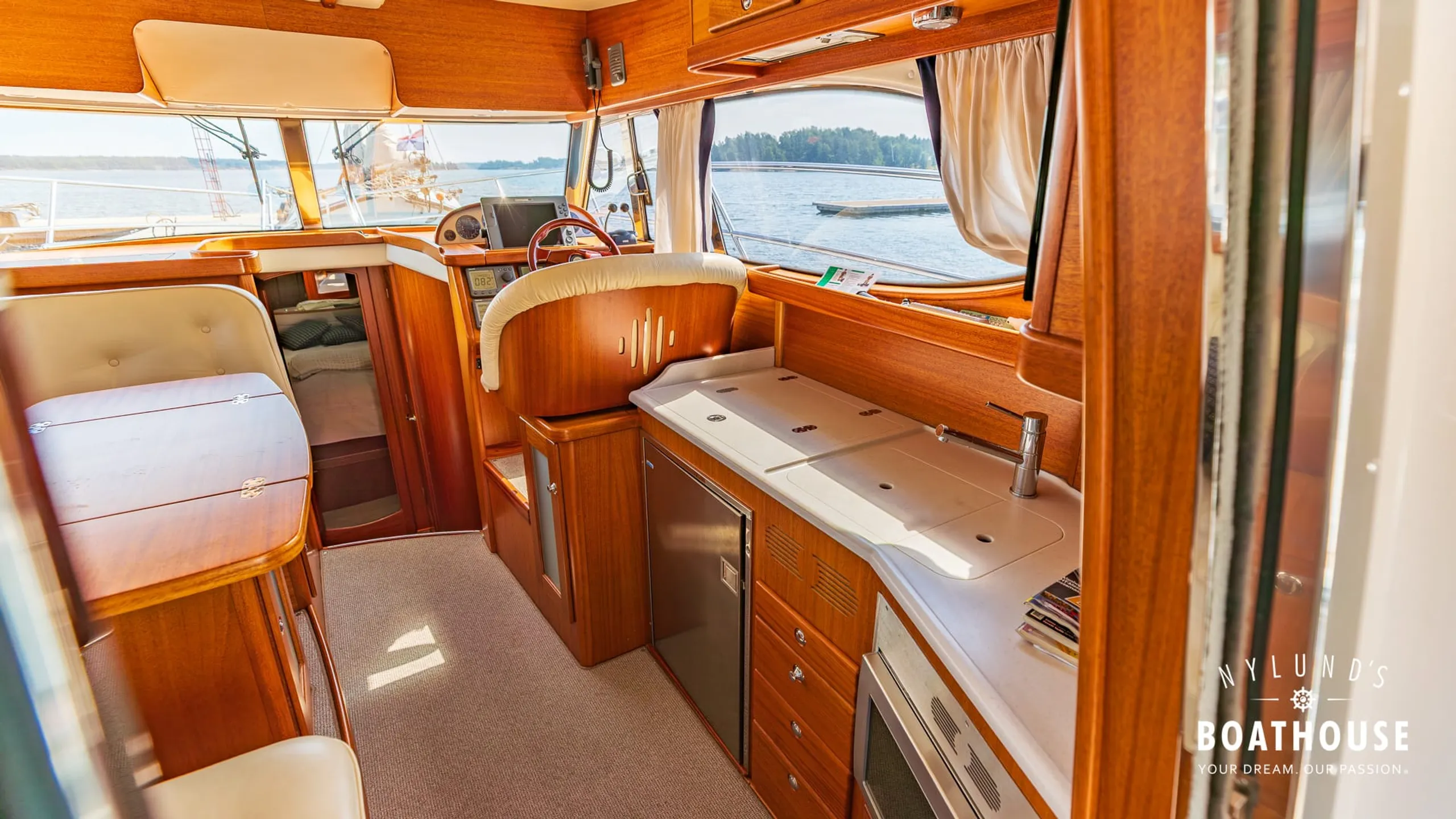 Nord West 370 Flybridge - Image 19