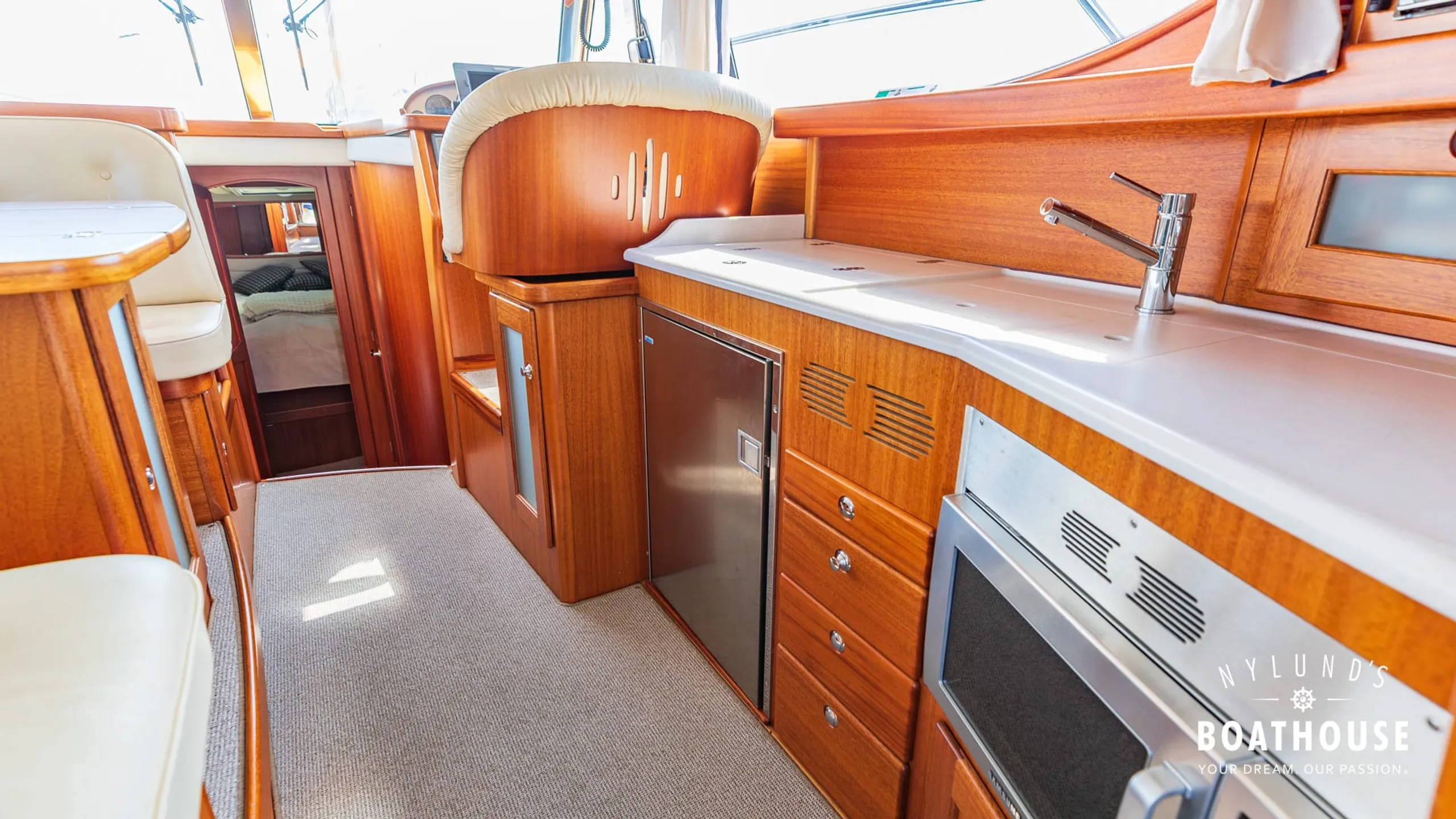 Nord West 370 Flybridge - Image 30
