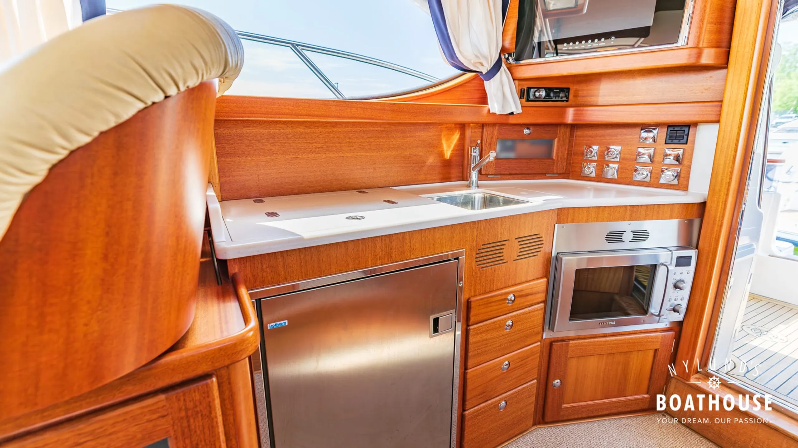 Nord West 370 Flybridge - Image 35