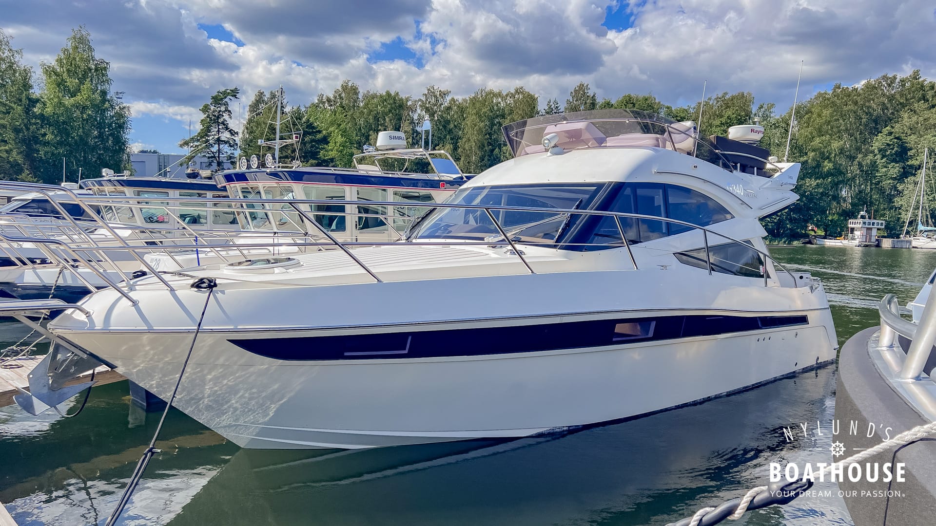 Galeon 340 Fly