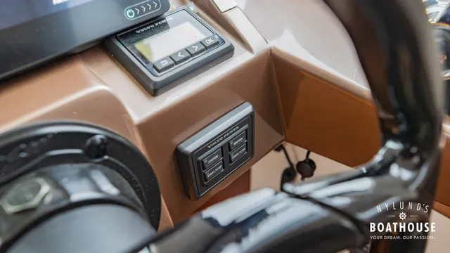 Galeon 340 Fly