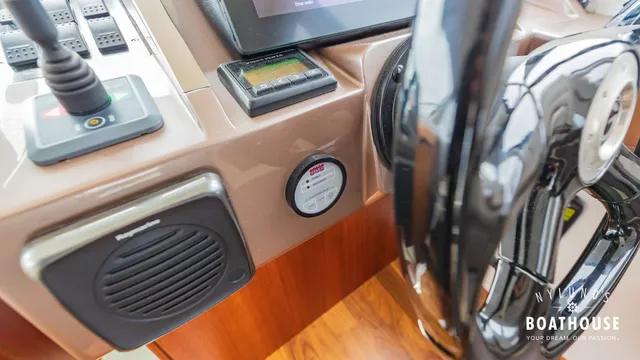 Galeon 340 Fly