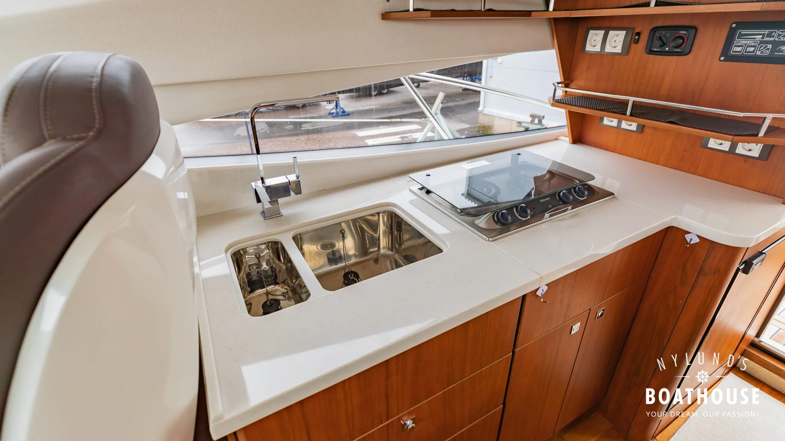 Galeon 340 Fly - Image 41