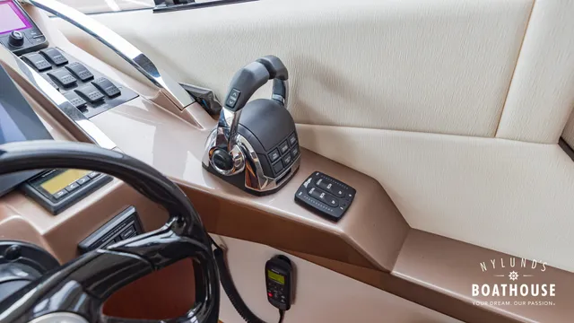 Galeon 340 Fly